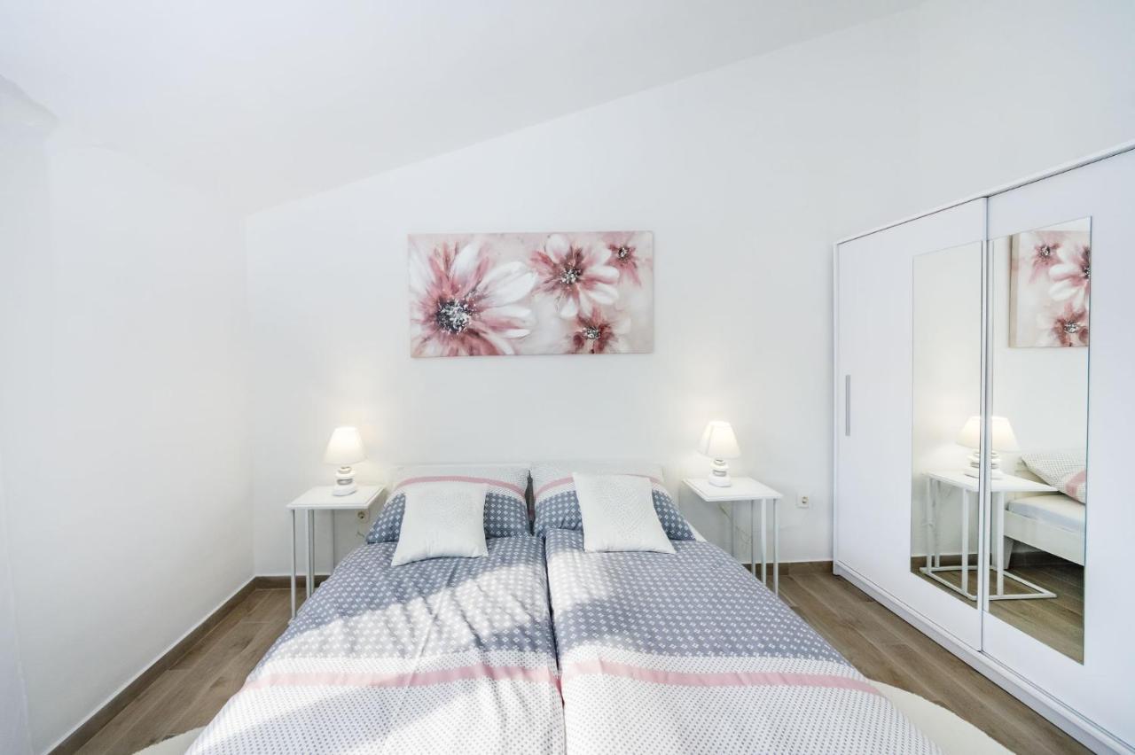 Apartmani Neva, Pridraga Zewnętrze zdjęcie